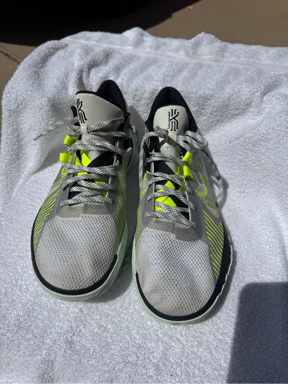 Nike Kyrie Flytrap 5 White Volt Basketball Shoes Men’s Size 14 CZ4100-101